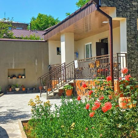 Bed and Breakfast Inexpensive House Wanadsor Exterior foto