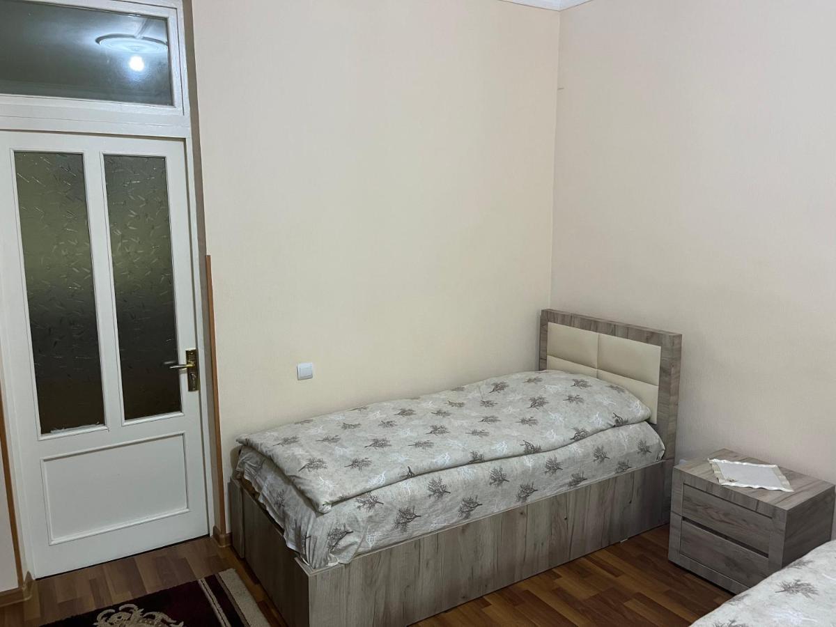 Bed and Breakfast Inexpensive House Wanadsor Exterior foto